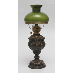 Baroque style kerosene lamp