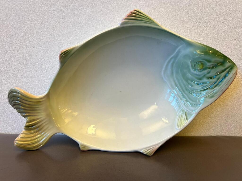 Kuznetsov faience serving plate in the shape of a fish