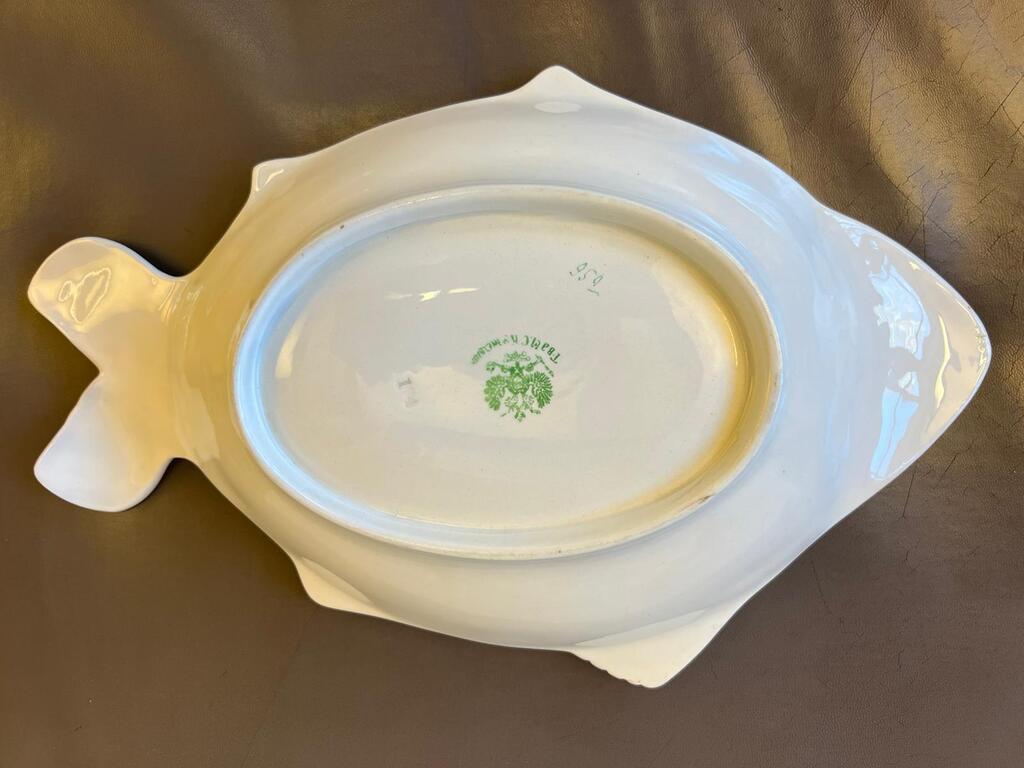 Kuznetsov faience serving plate in the shape of a fish