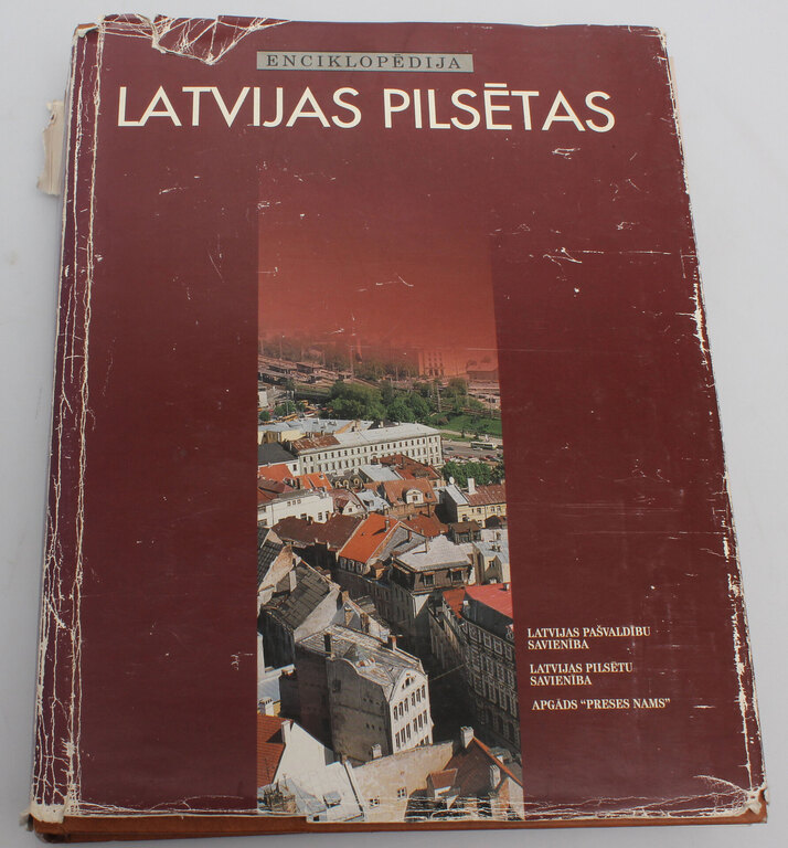 Книга ''Latvijas pilsētas enciklopēdija''