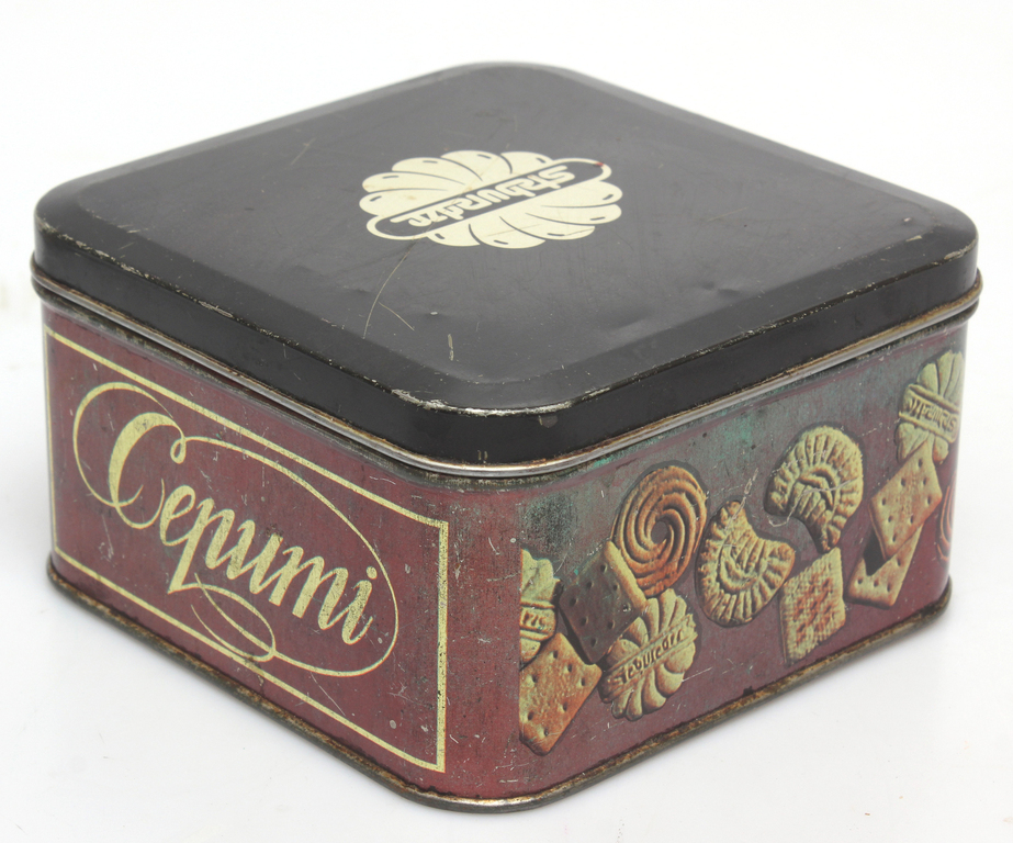 Metal box/chest with lid 