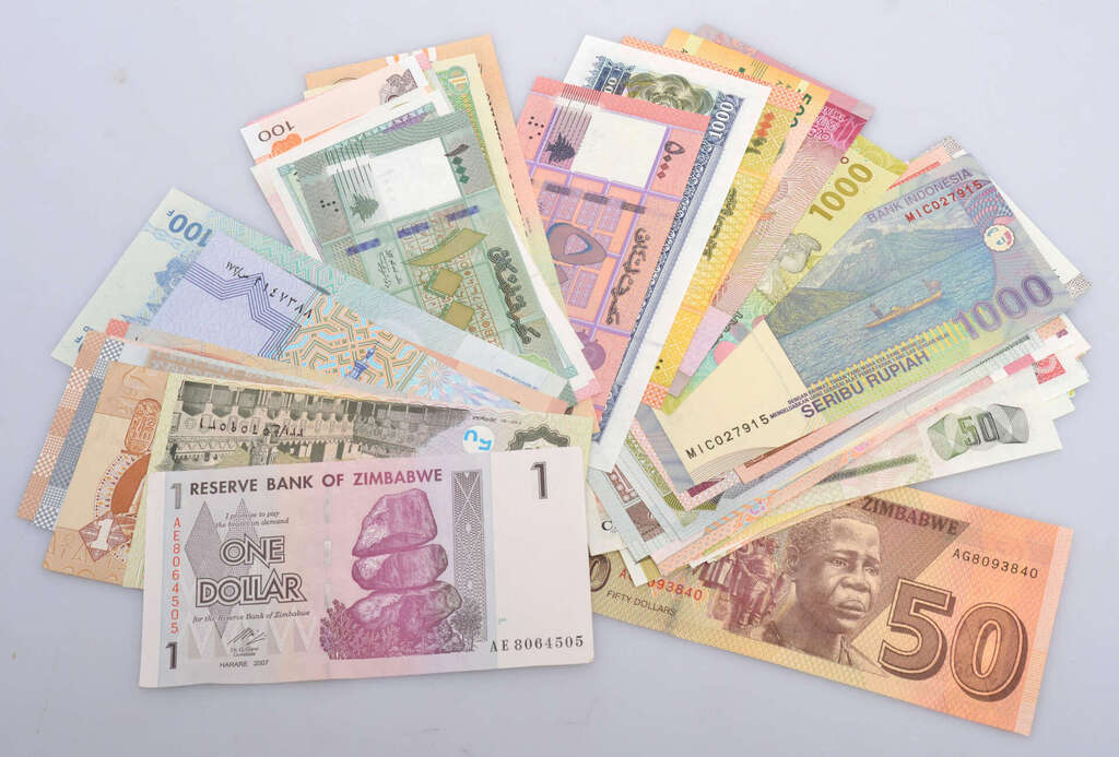 Банкноты разных стран (46 штук)