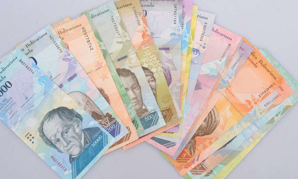 Venezuelan banknotes (23 pieces)