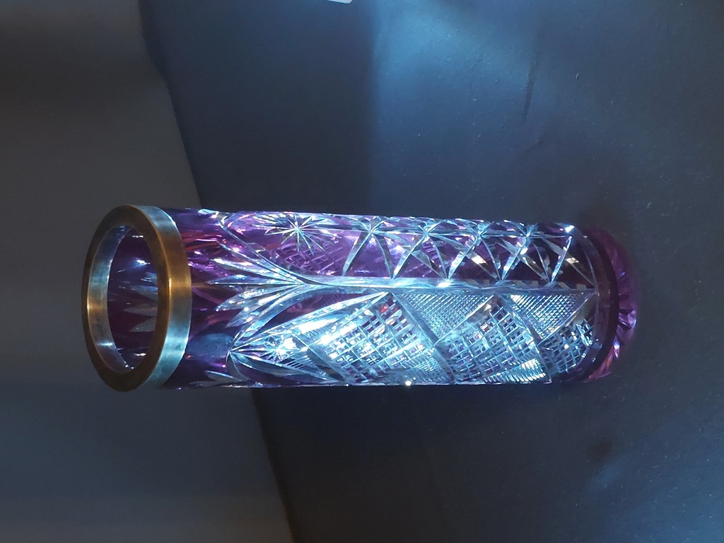 Ļoti skaista krāsaina (violeta) kristāla slīpēta vāze ar sudraba apdare.  Prove 875 Milda iniciāļi JV 1934 g 
