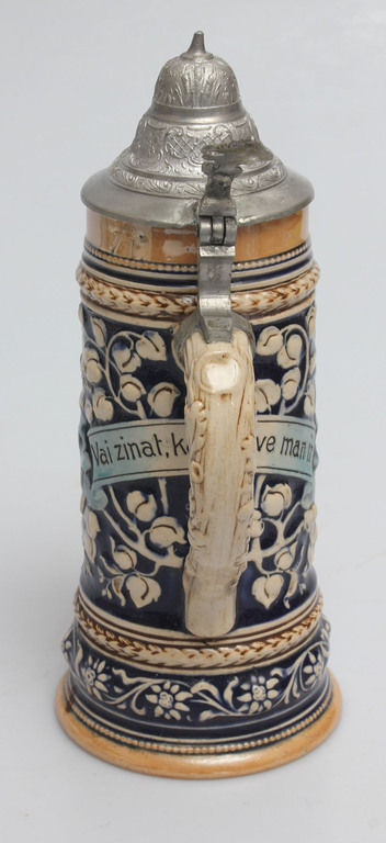 Keramikas alus kauss ar metāla apdari 