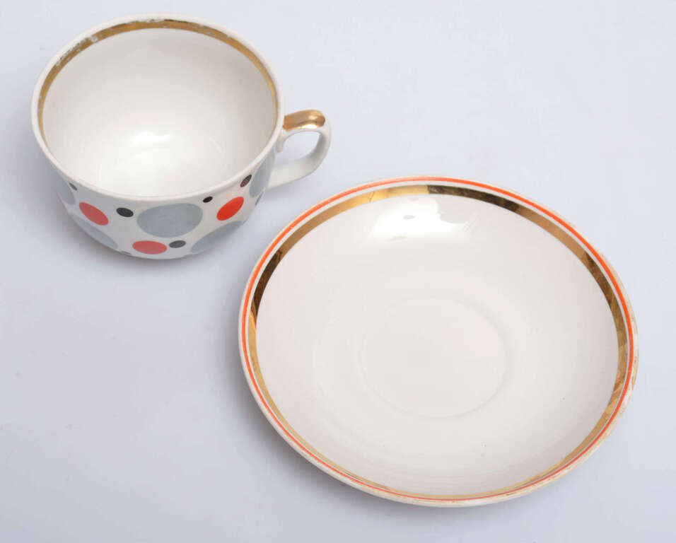 Set - Large cup with saucer