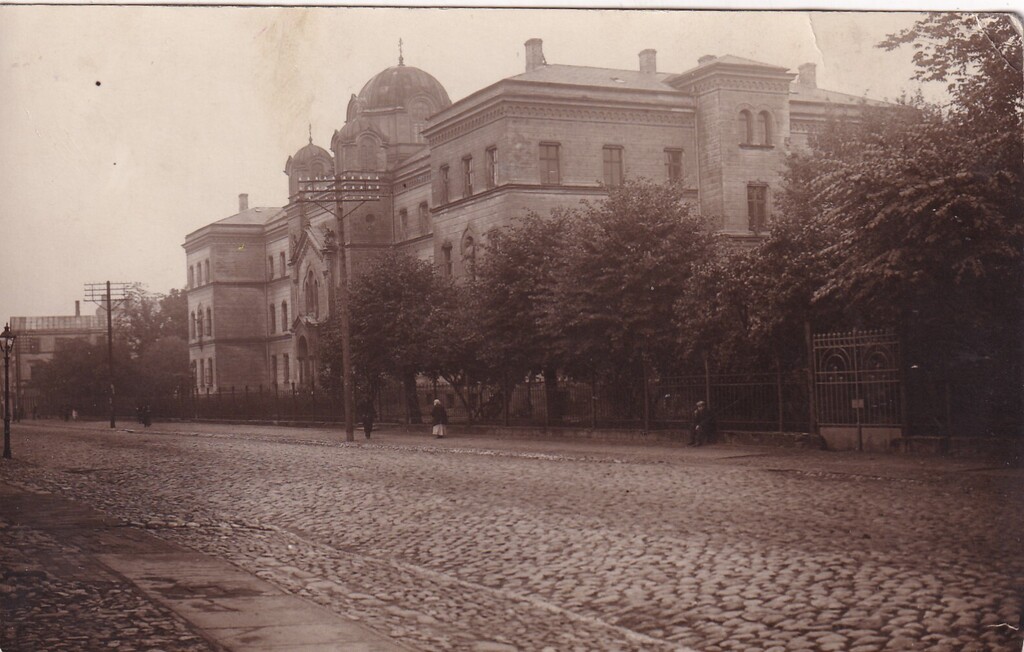 Riga. School on Sadovnik street.