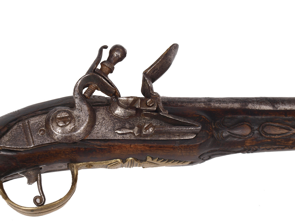 Pistol with flint lock