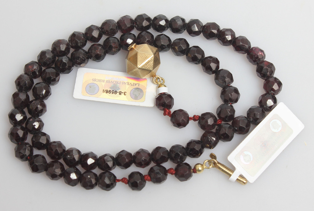 Bohemian garnet necklace with gold clasp