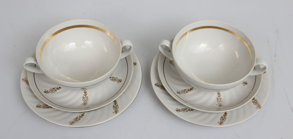 Porcelain set for soup for 2 persons