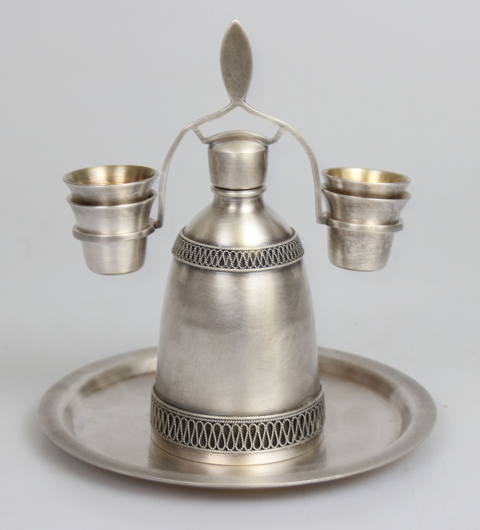 Metal decanter with 4 glasses, tray