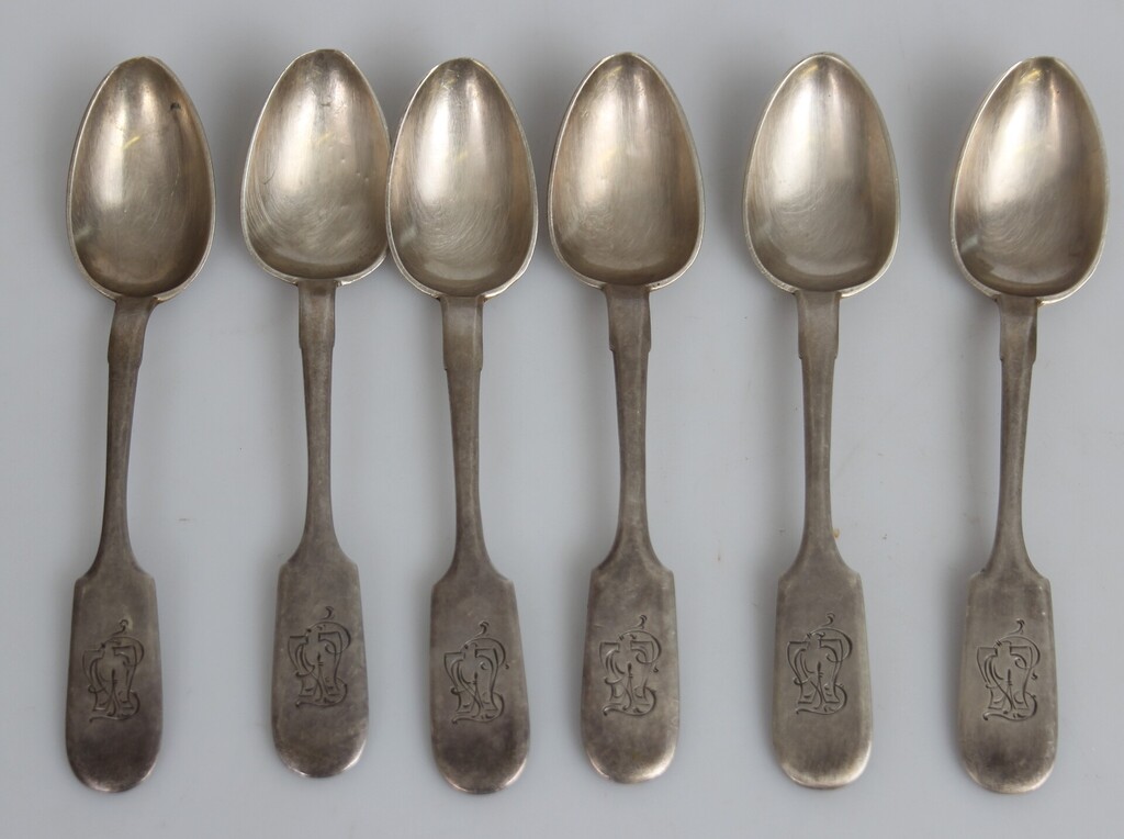 Set of silver spoons (6 pieces)