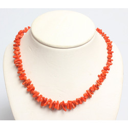 Natural Mediterranean coral necklace with gold clasp