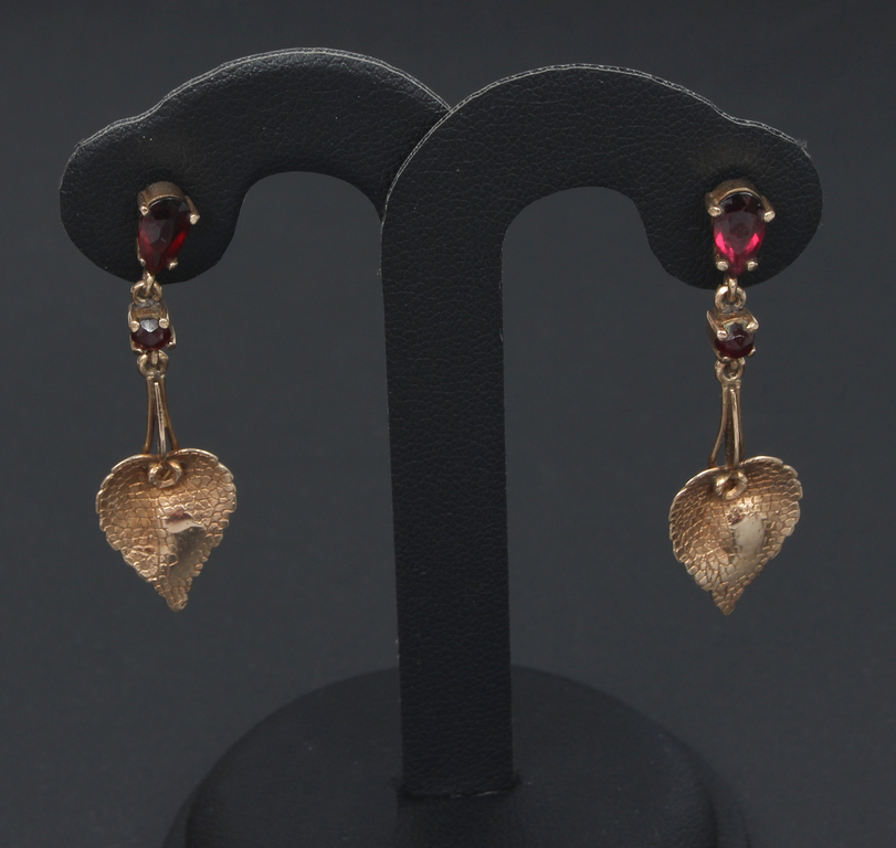 Antique gold earrings with garnets