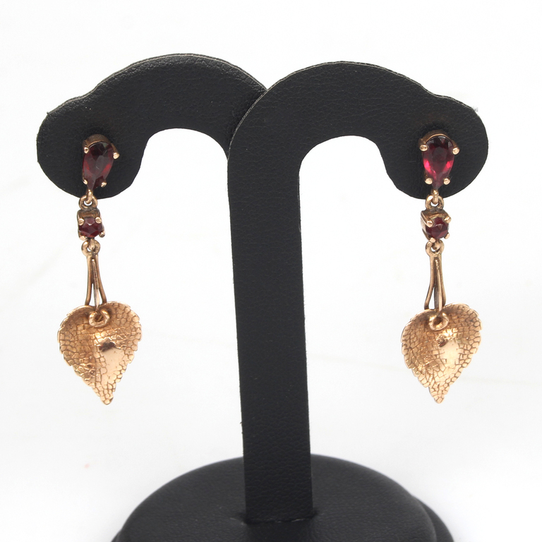 Antique gold earrings with garnets