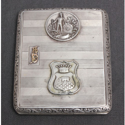 Silver cigarette case with guilding