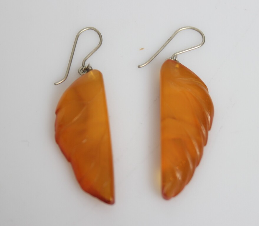 Amber ring, earrings, pendant with chain