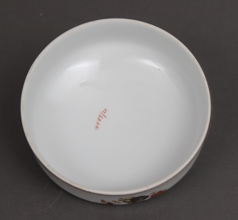 Porcelain lid for butter dish