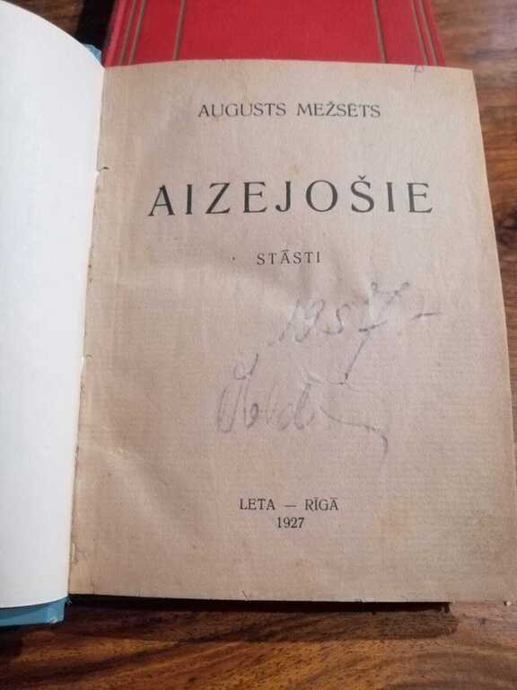 Augustus Mezhsēts, 4 books
