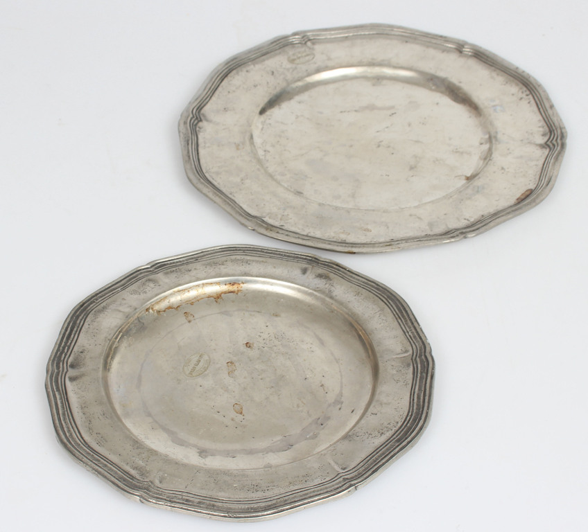 Metal plates (2 pcs.)