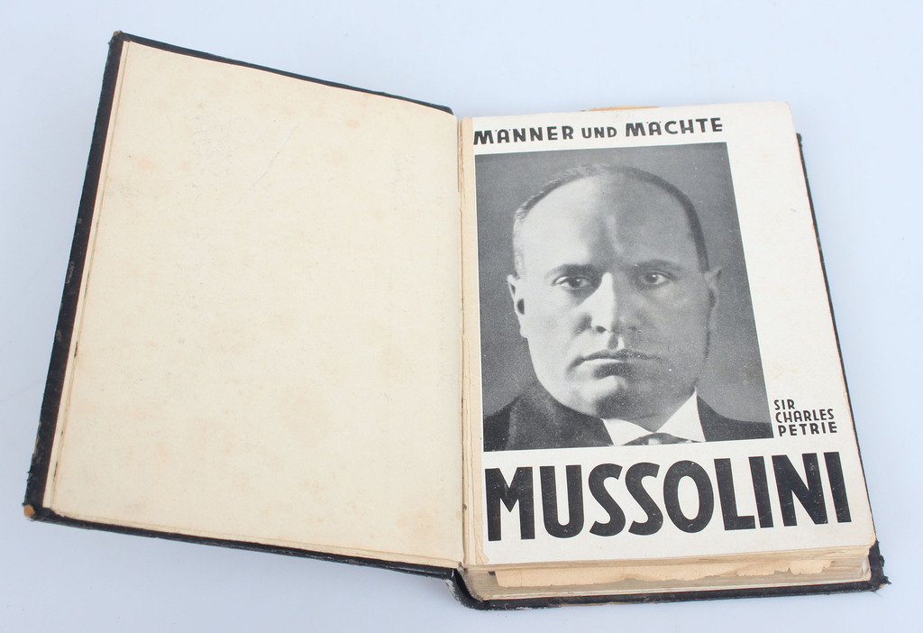  Sir Charles Petrie, Mussolini 
