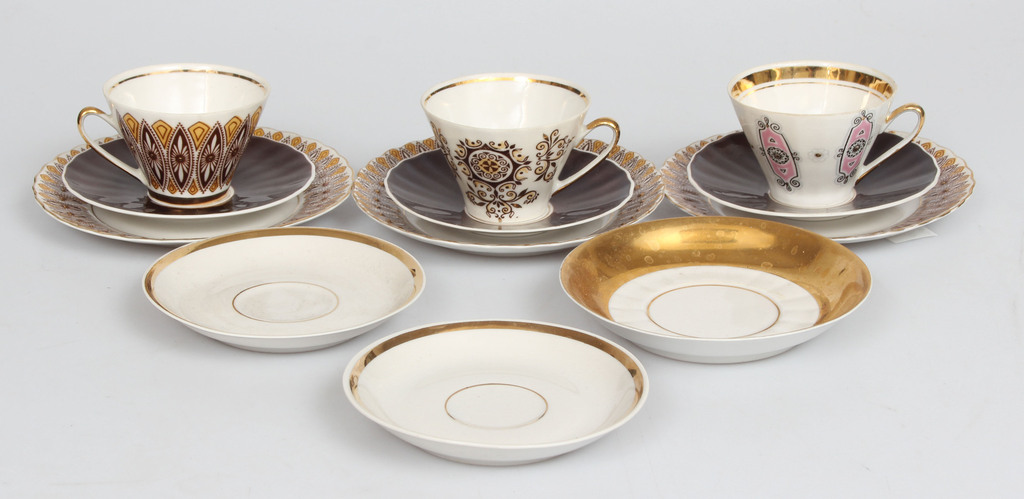 Various porcelain dishes (12 pcs.)