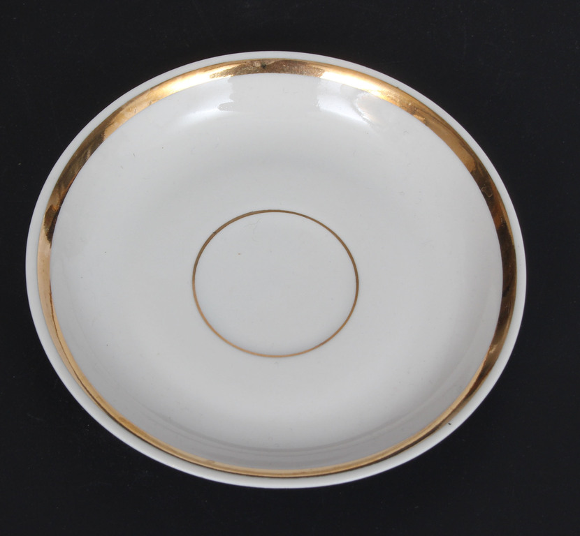 Various porcelain dishes (12 pcs.)