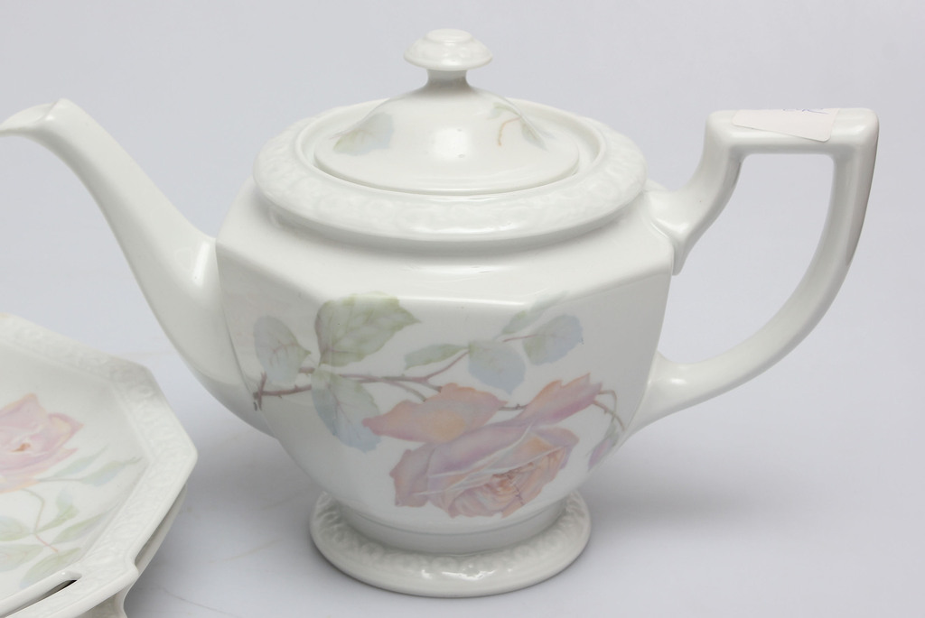 Porcelain tea and coffee service for 12 persons 