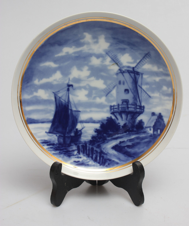 Porcelain plate set 