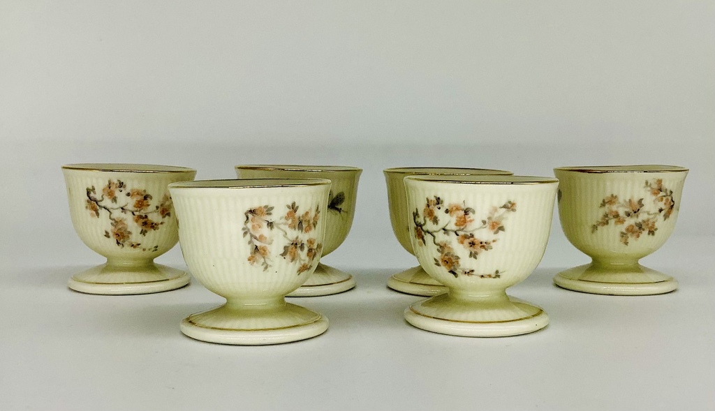 6 poached bowls for the “Cherry blossoms” service, ivory porcelain. Hand painted. Schumann, Bavaria