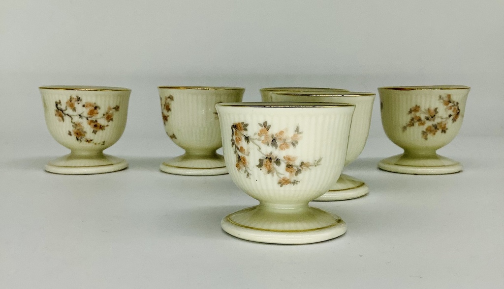 6 poached bowls for the “Cherry blossoms” service, ivory porcelain. Hand painted. Schumann, Bavaria