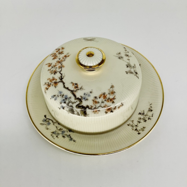Oil dish for the cherry blossom service, ivory porcelain. Schumann, hand painted