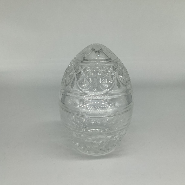 Crystal box in the shape of an egg. Hand carved by a master. Bohemia. 20-30 years.