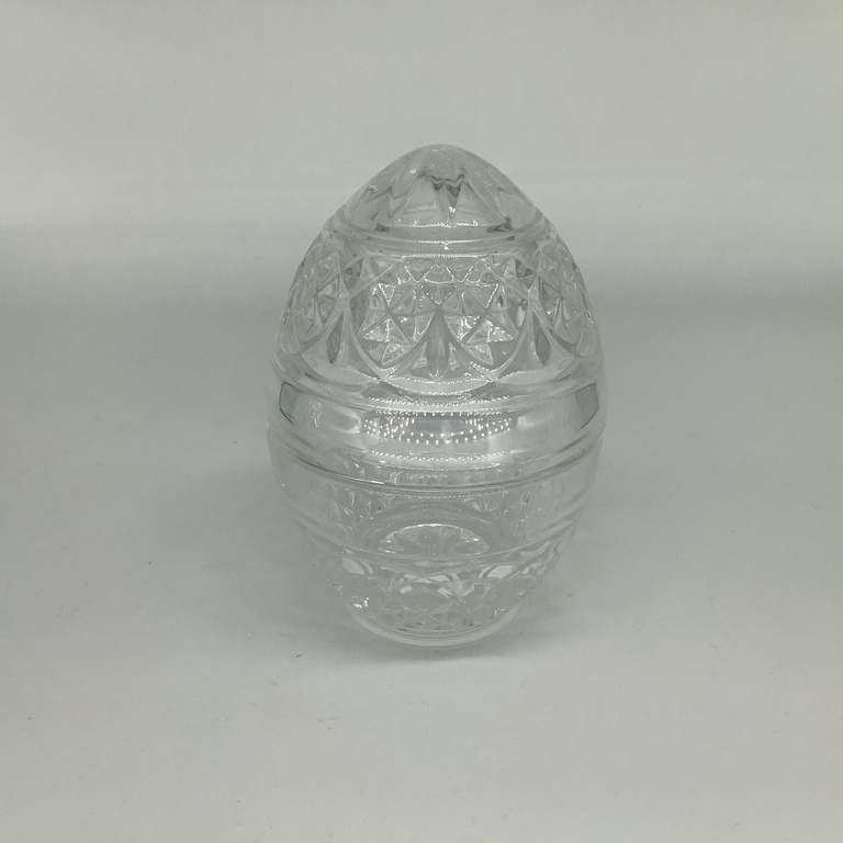 Crystal box in the shape of an egg. Hand carved by a master. Bohemia. 20-30 years.