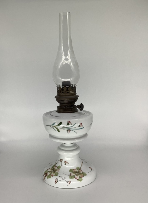 Table kerosene lamp. With ring wick. Lloyd. on a soap glass base. 1880