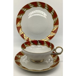 Wallendorf.Art Deco.Tējas pāris un kūkas šķīvis.Plašs zelta gleznojums.Pagājušais gadsimts.