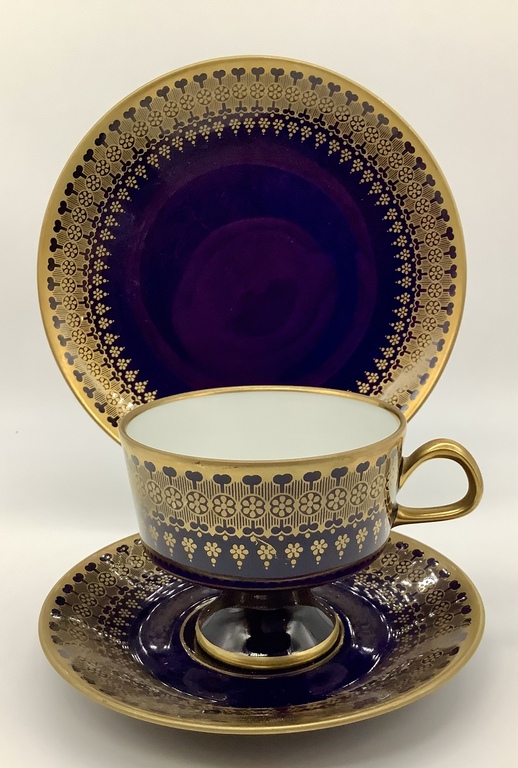Perfect cobalt.Tea pair and cake plate.Hand painted in gold.Lichte