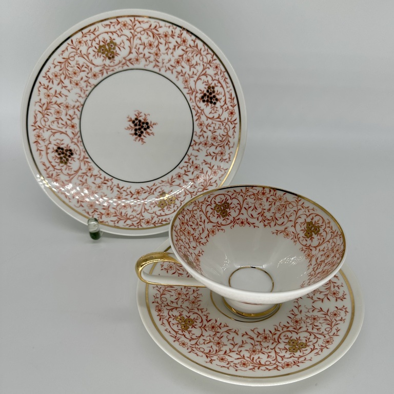 Collectible tea pair and cake plate. Hand painted. 60s. Art Deco