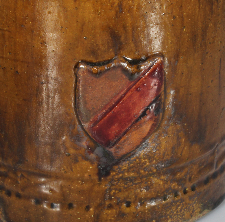 Керамическая пивная кружка с гербом