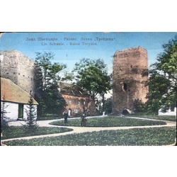Руины Турайдского замка с большой башней 