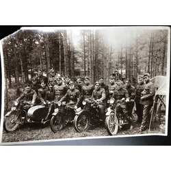 Latvijas armijas kareivji mācībās.