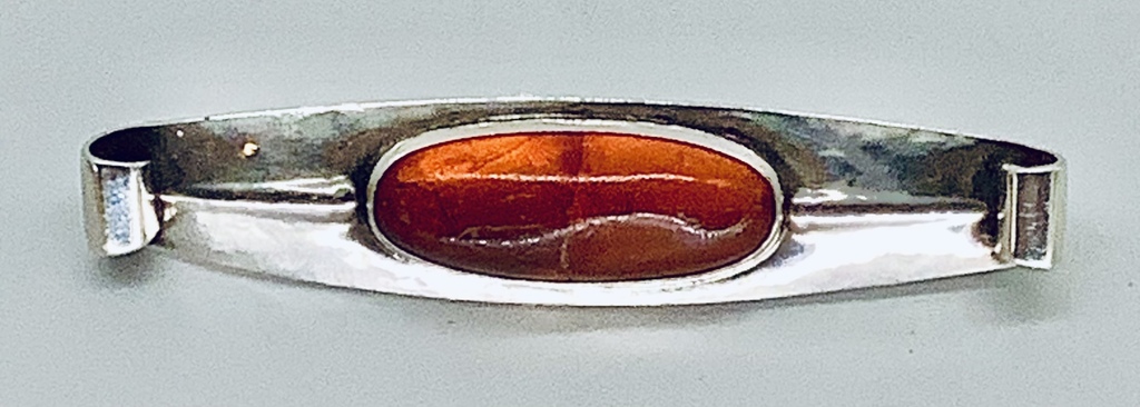 Серебрянная брошь с янтарем.Югендстиль.Латвия,начало прошлого века.Ручная работа