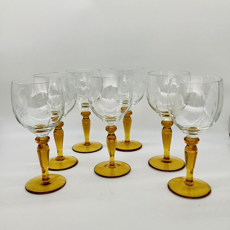 7 wine glasses, with honey glass stem. Kingdom of Belgium 1930