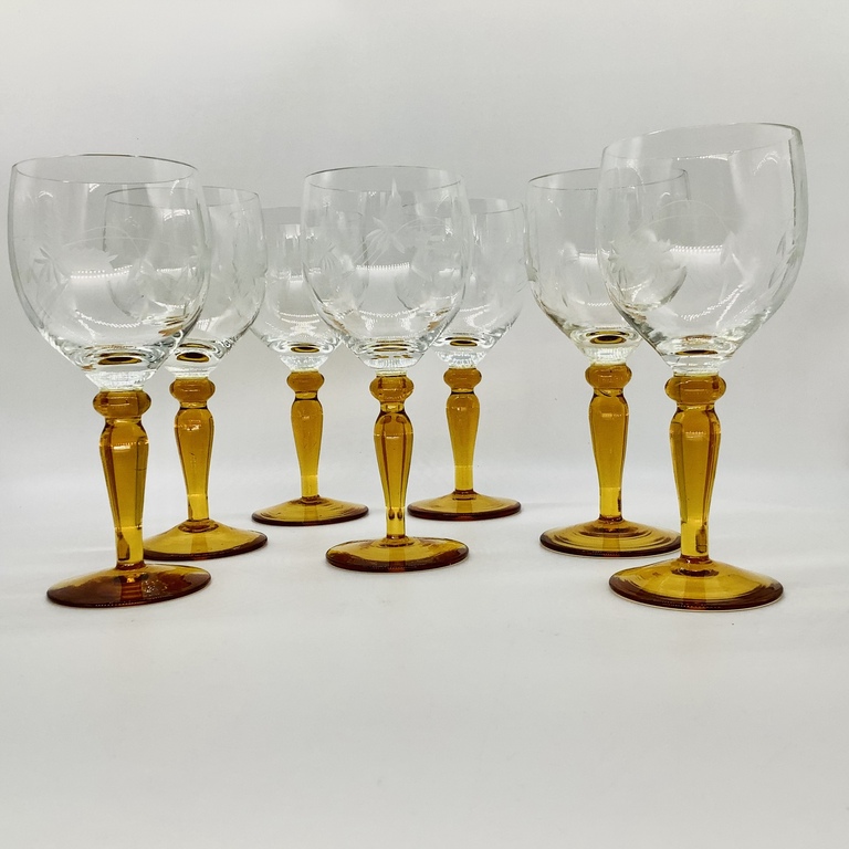 7 wine glasses, with honey glass stem. Kingdom of Belgium 1930