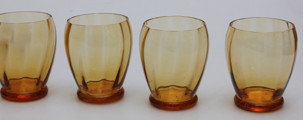 Honey-colored glass set - Pitcher + 6 glasses + 4 glasses