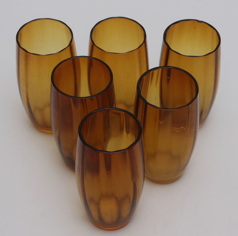 Набор стаканов медового цвета - Кувшин + 6 стаканов + 4 стакана
