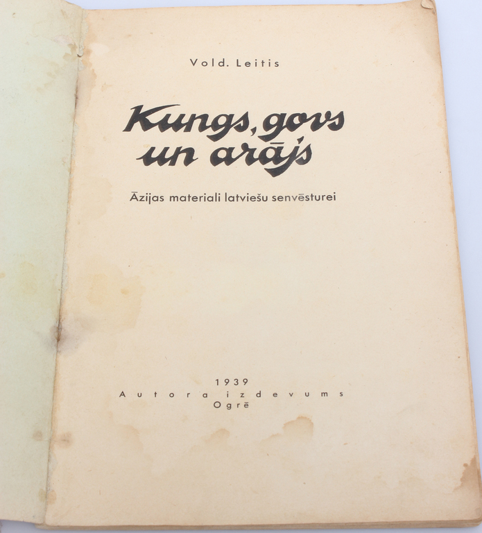 The book ''Kungs, govs un arājs'', Vold. Leitis