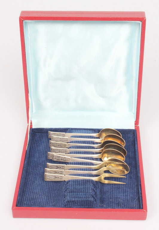 9 silver dessert utensils in original box