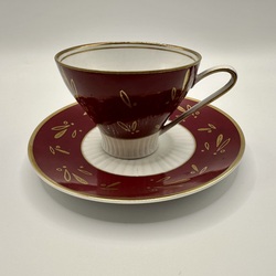 Tējas tasīte ar apakštasīti, dekorēts ar zelta rotājumiem, porcelāns, pārklājums, zeltījums