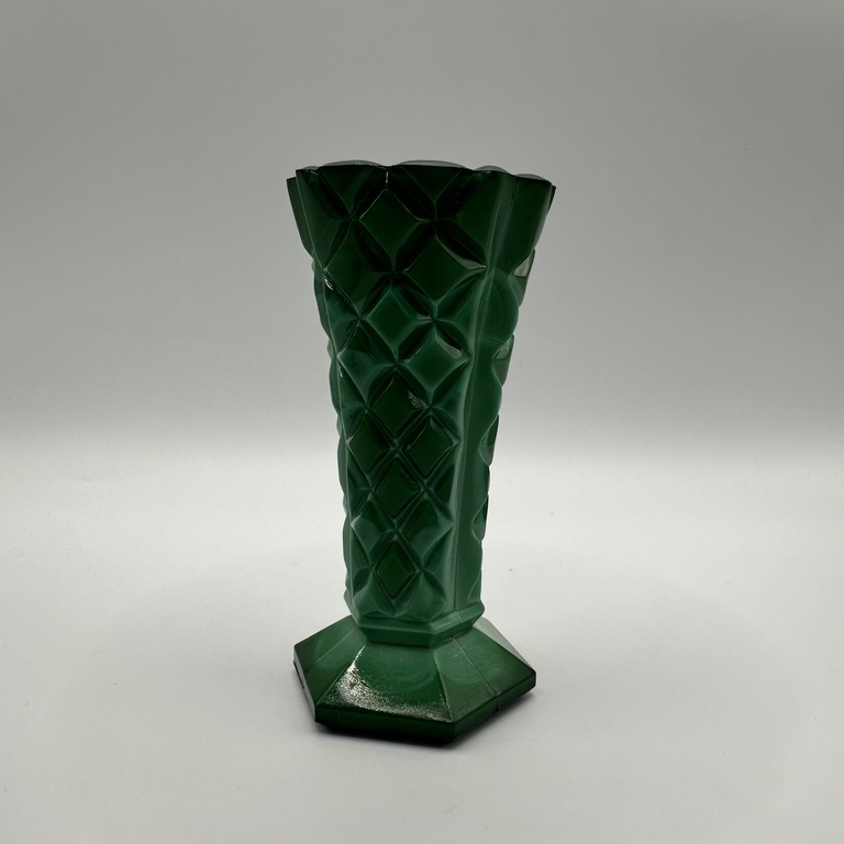 Vase made of malachite glass. 30. Years. Handmade in excellent condition 